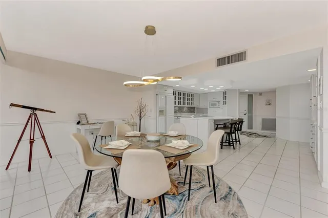 $4,700 | 4900 Ocean Boulevard, Unit 501, Sarasota, FL 34242