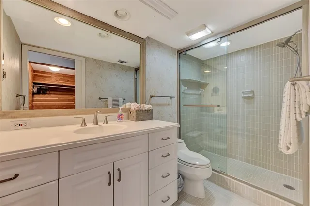 $4,700 | 4900 Ocean Boulevard, Unit 501, Sarasota, FL 34242