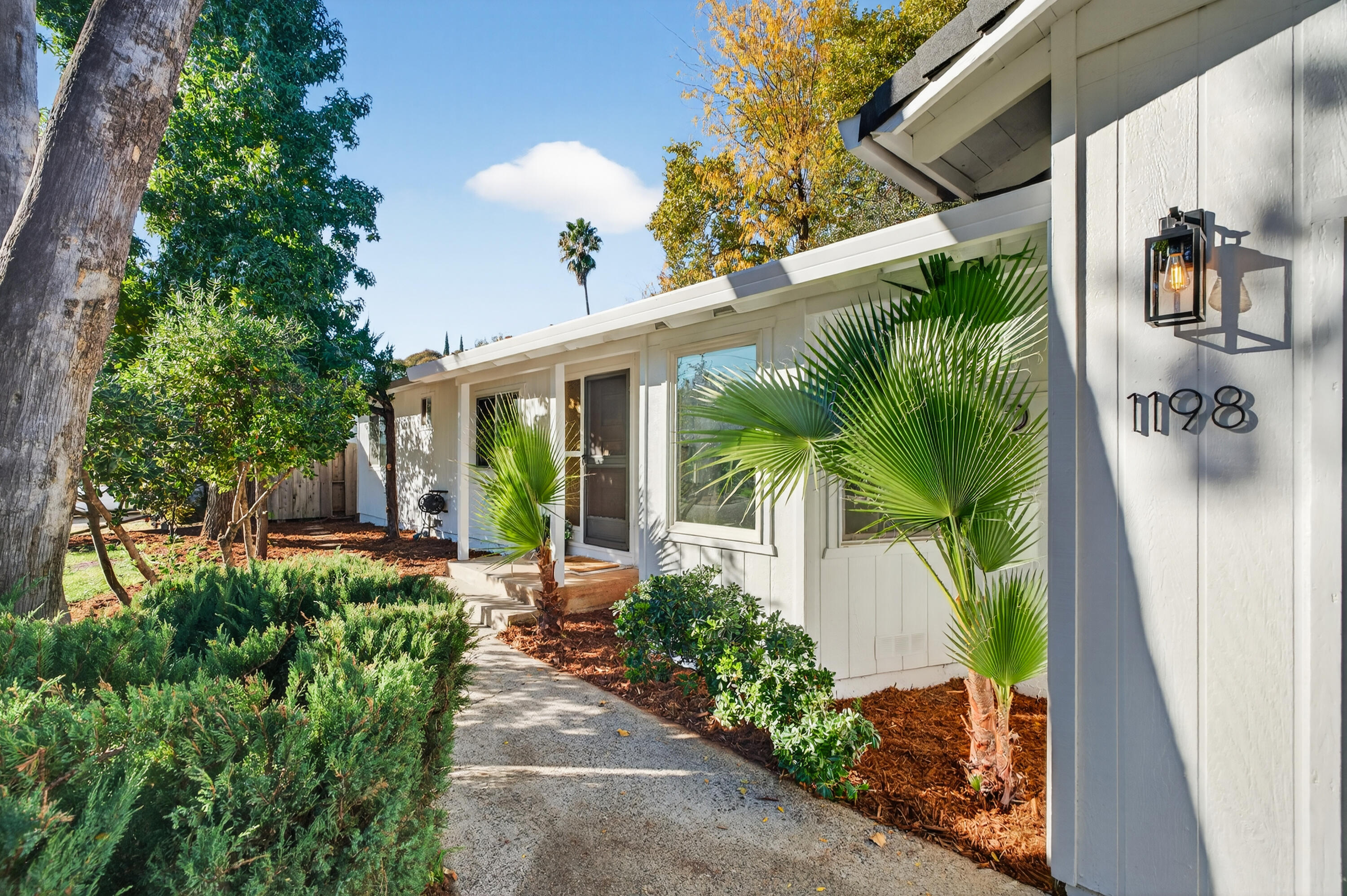 1198 Denton Way Redding, CA 96002 - Photo 3 of 51 1198-denton-09391