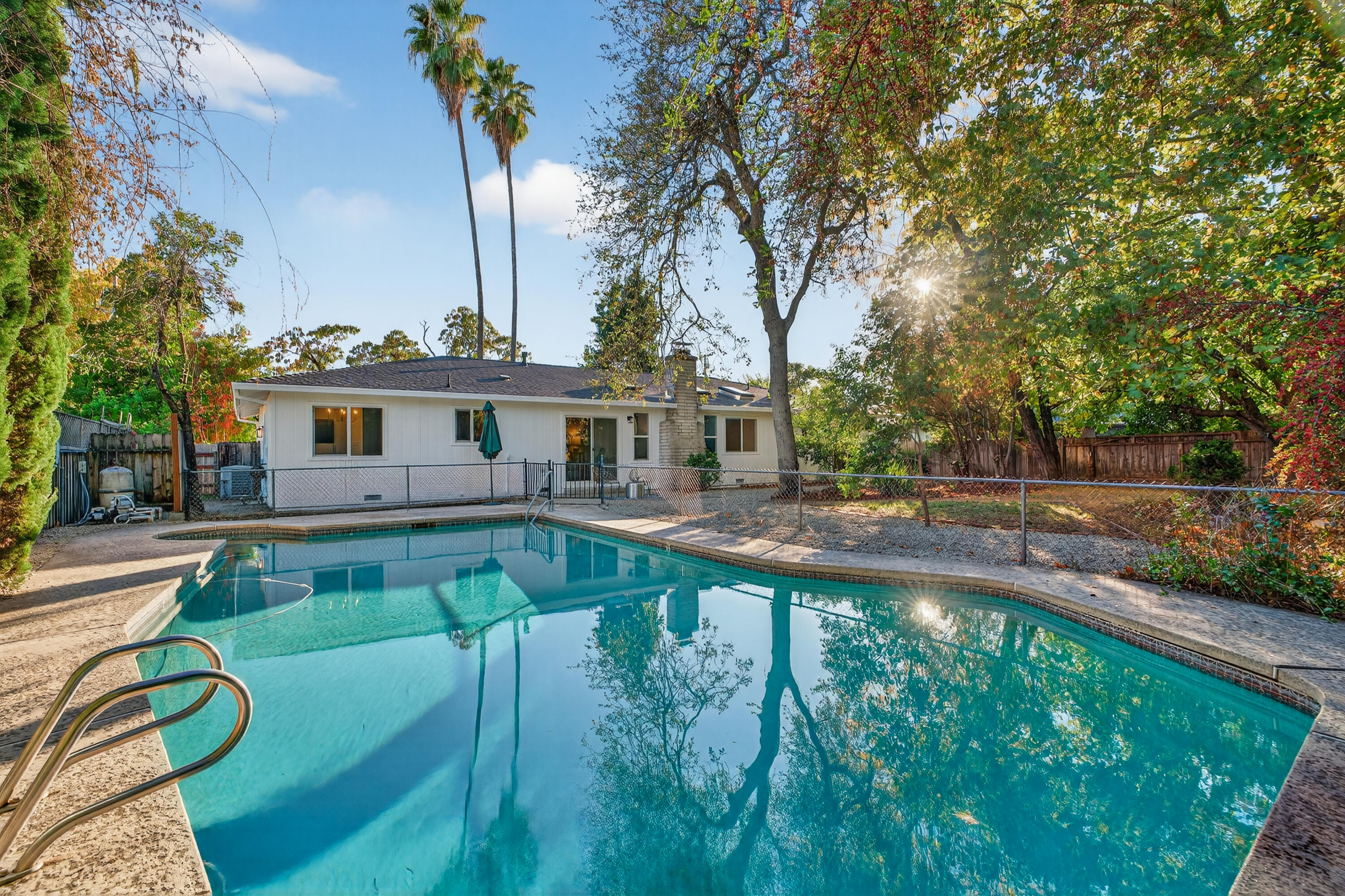 1198 Denton Way Redding, CA 96002 - Photo 5 of 51 1198-denton-09465