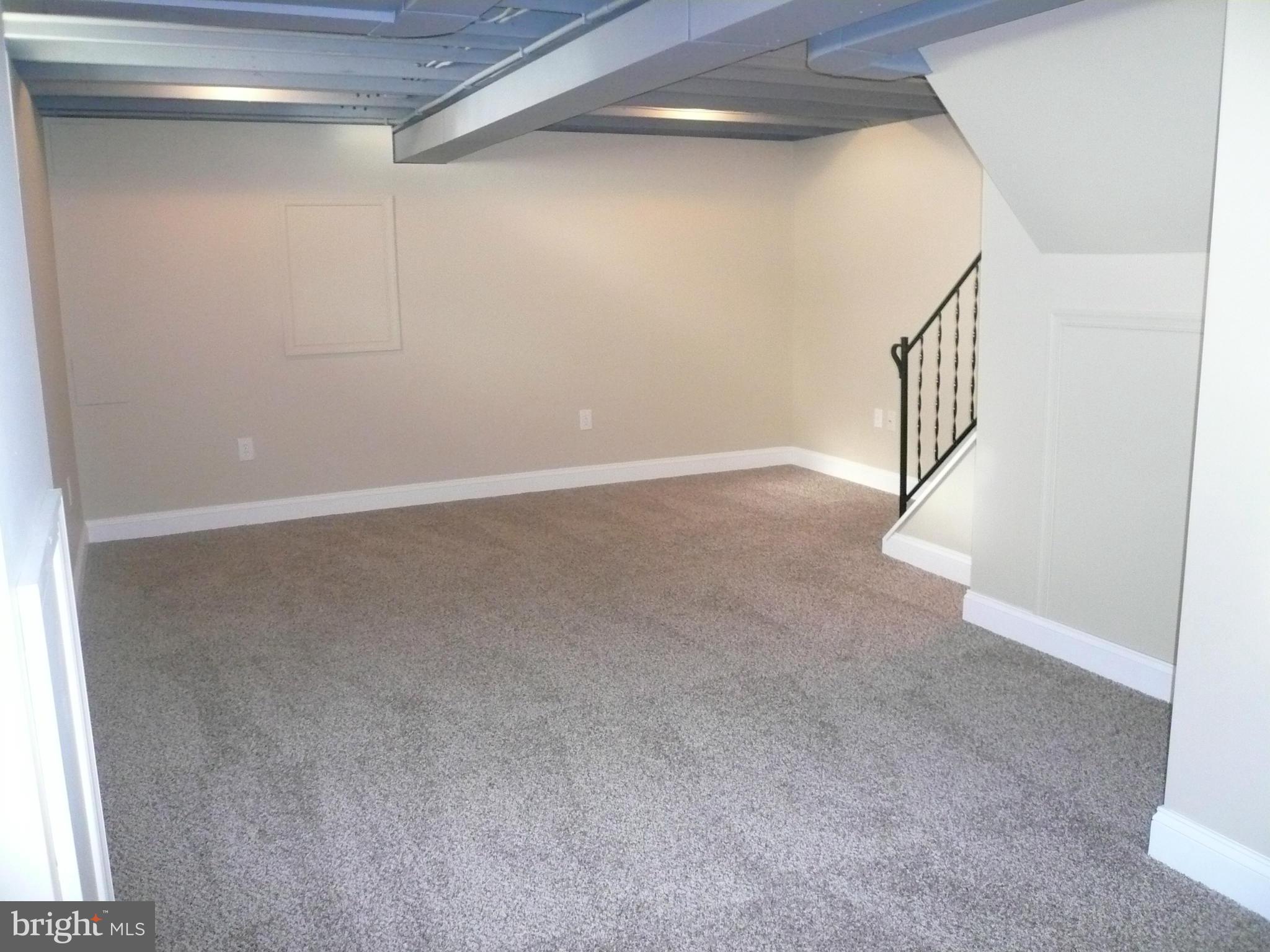 7469 Rabon Avenue Baltimore, MD 21222 - Photo 16 of 28 Family Room