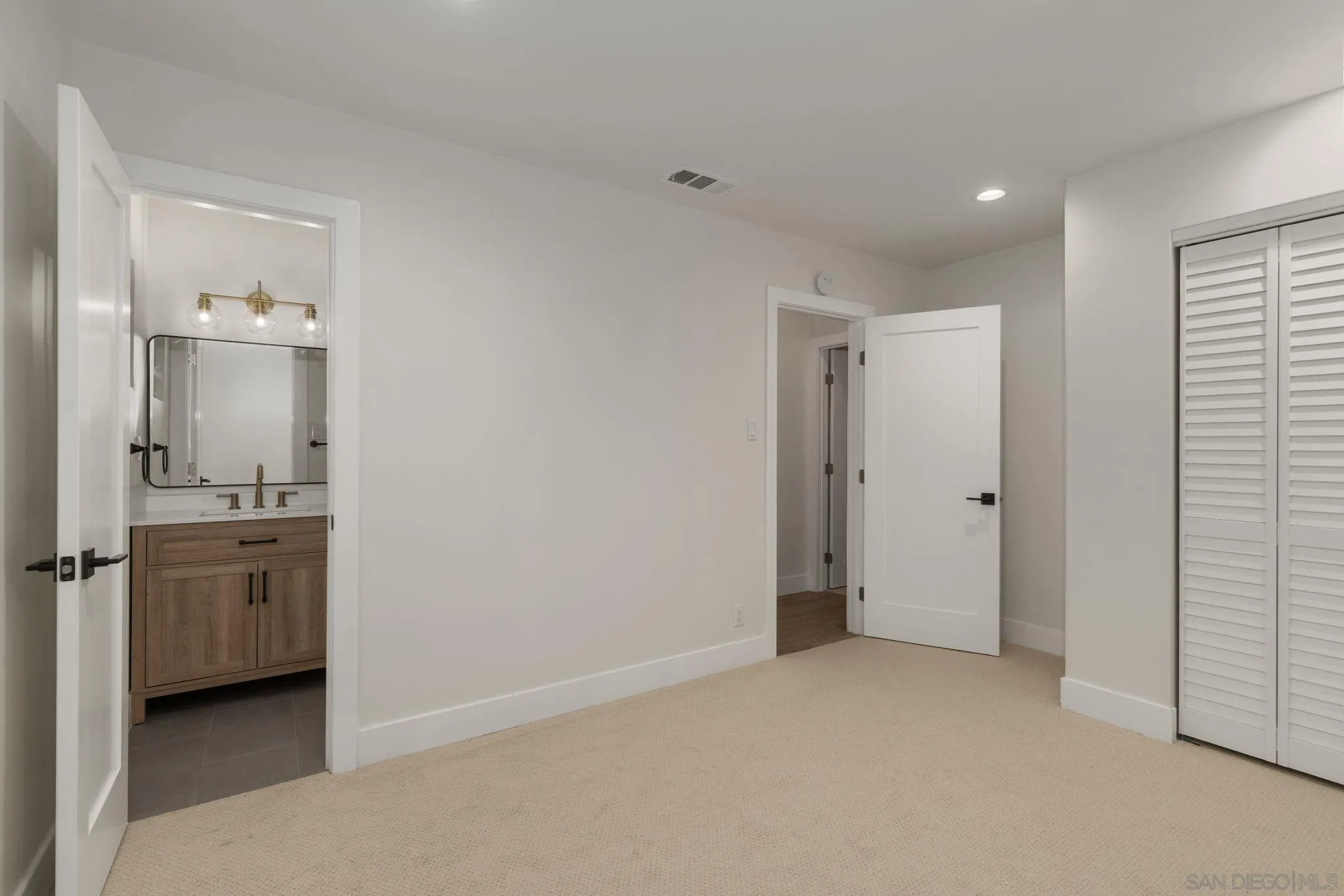 1073 Golden Encinitas, CA 92024 - Photo 27 of 47 Gallery Image 27