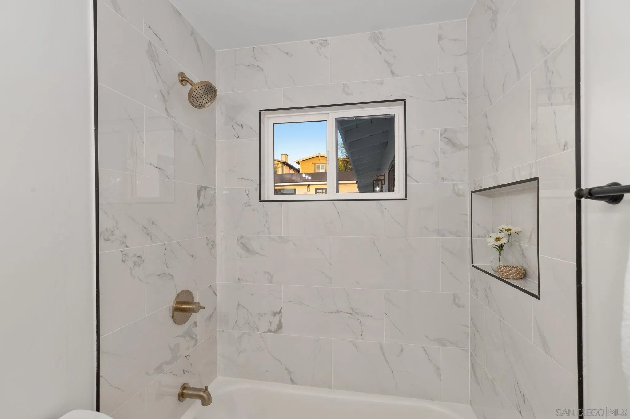 1073 Golden Encinitas, CA 92024 - Photo 33 of 47 Gallery Image 33