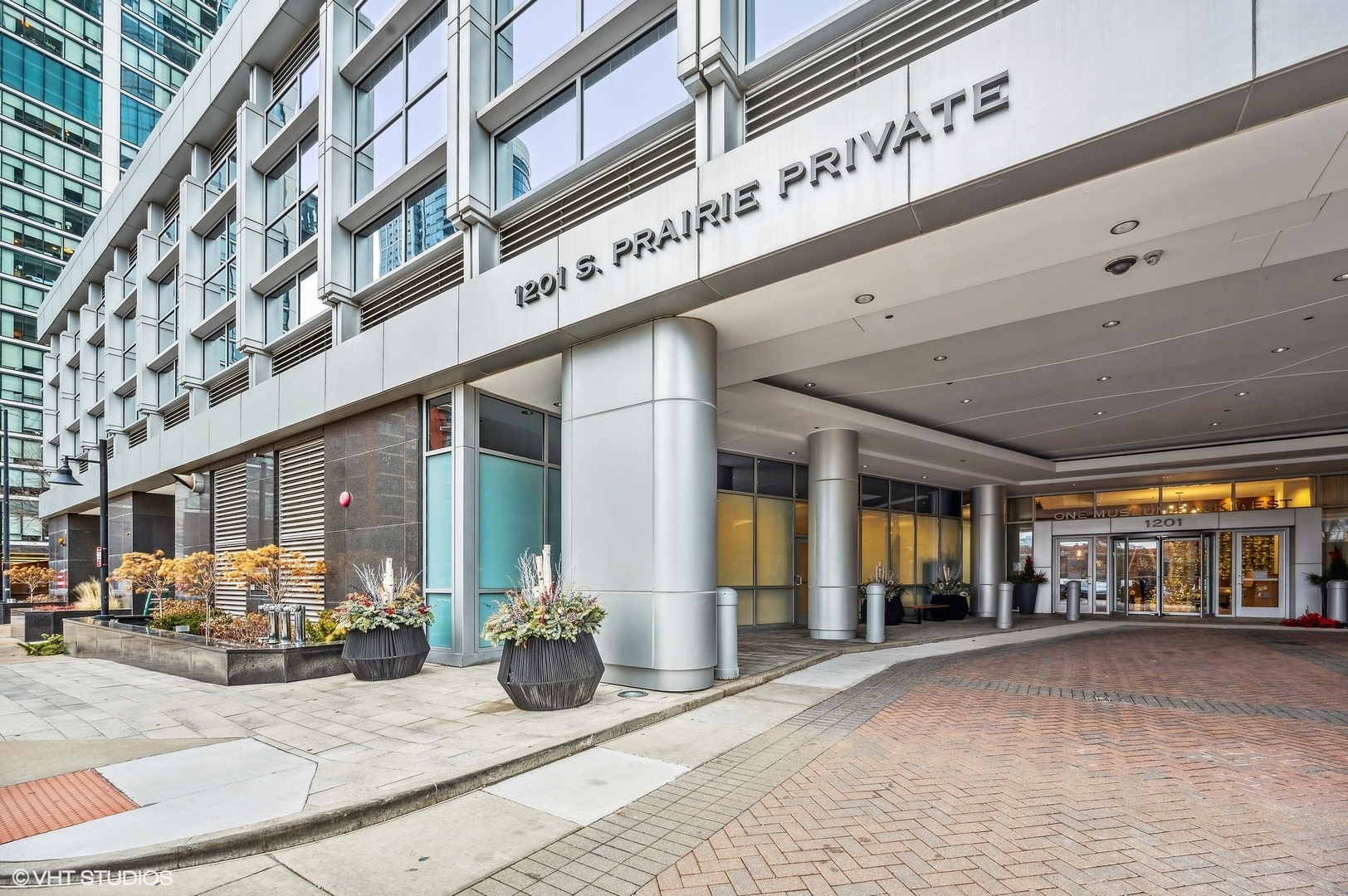 1201 South Prairie Avenue, Unit 4501 Chicago, IL 60605 - Photo 2 of 52 a view of a building with door