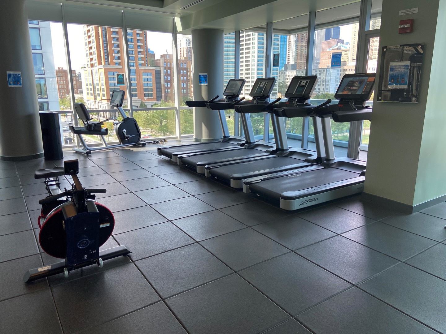 1201 South Prairie Avenue, Unit 4501 Chicago, IL 60605 - Photo 37 of 52 a living room with furniture a flat screen tv and windows