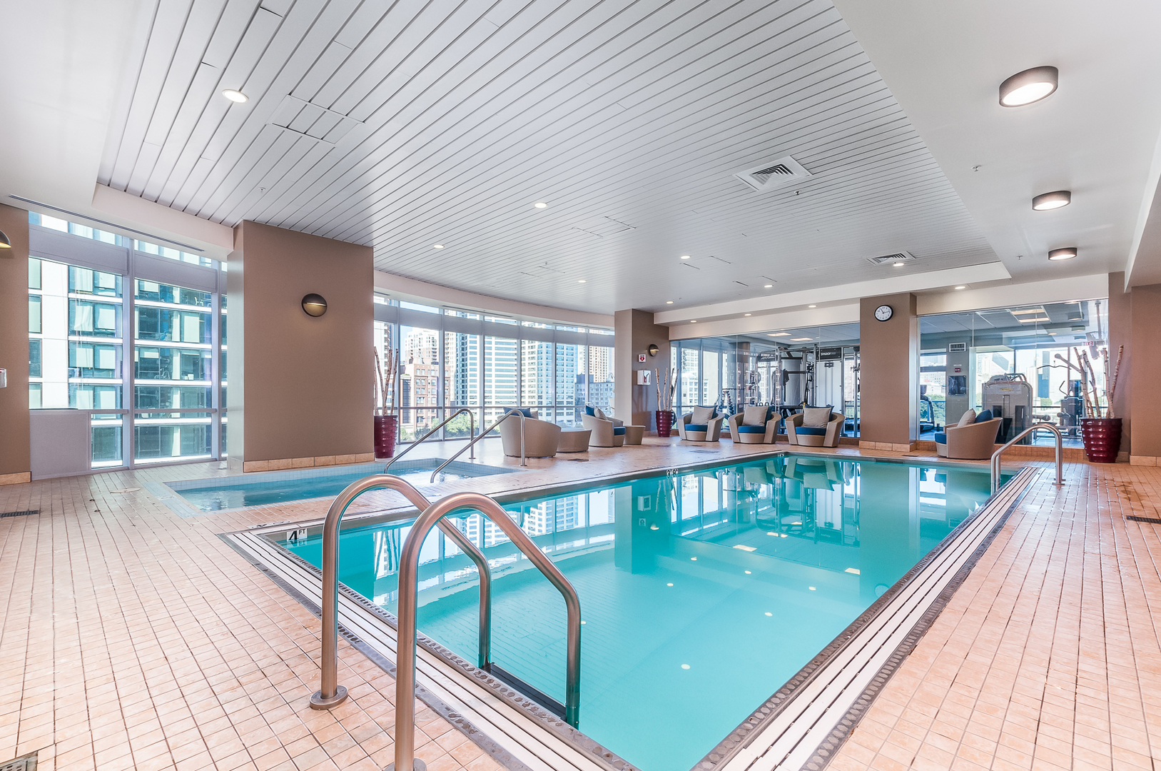 1201 South Prairie Avenue, Unit 4501 Chicago, IL 60605 - Photo 39 of 52 a very nice looking dining room with a large window