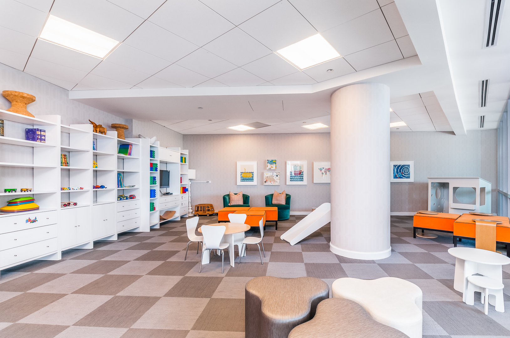 1201 South Prairie Avenue, Unit 4501 Chicago, IL 60605 - Photo 49 of 52 a living room with furniture and a dining table with chairs