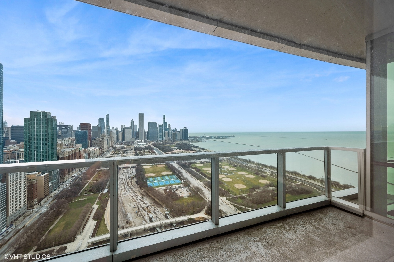 1201 South Prairie Avenue, Unit 4501 Chicago, IL 60605 - Photo 6 of 52 a view of a balcony with city view