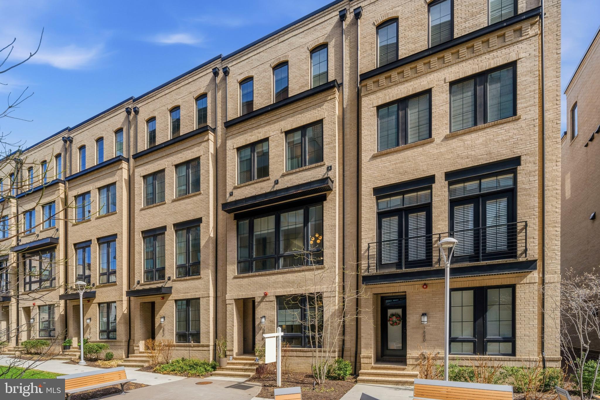 1878 Easterly Road Reston, VA 20190 - Photo 3 of 63