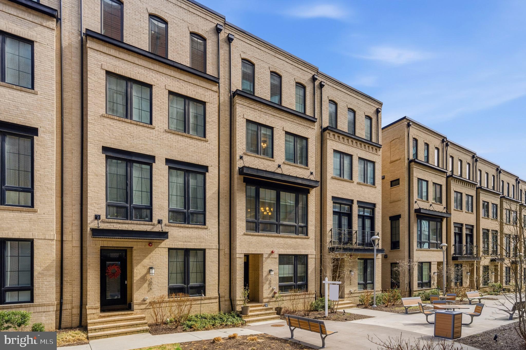 1878 Easterly Road Reston, VA 20190 - Photo 4 of 63