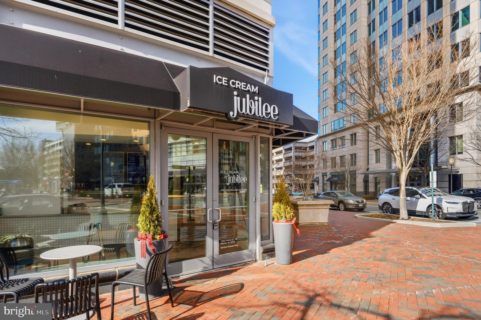 1878 Easterly Road Reston, VA 20190 - Photo 47 of 63 a view of a building with sitting area
