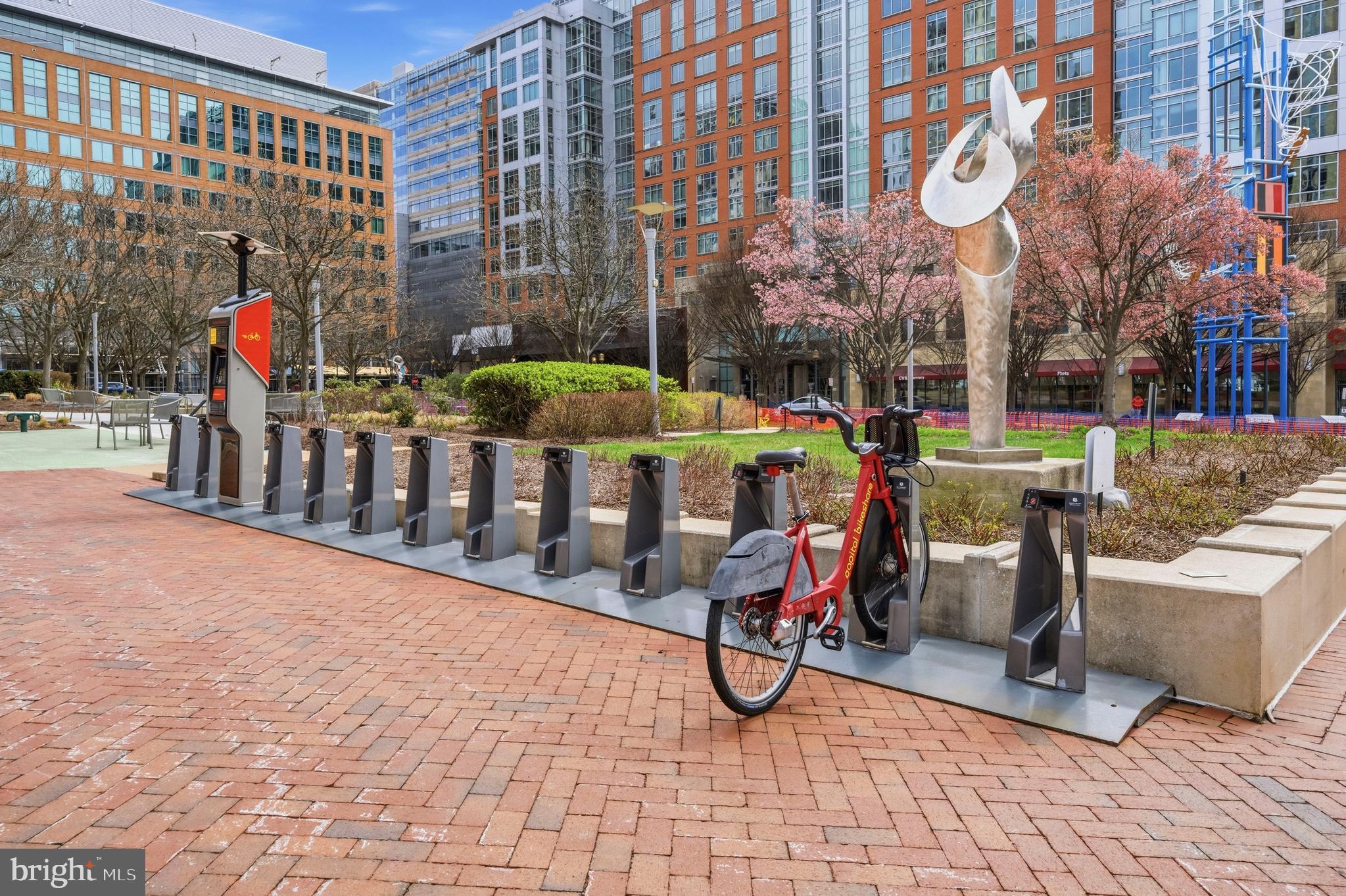 1878 Easterly Road Reston, VA 20190 - Photo 63 of 63 a view of a chairs and tables in the patio