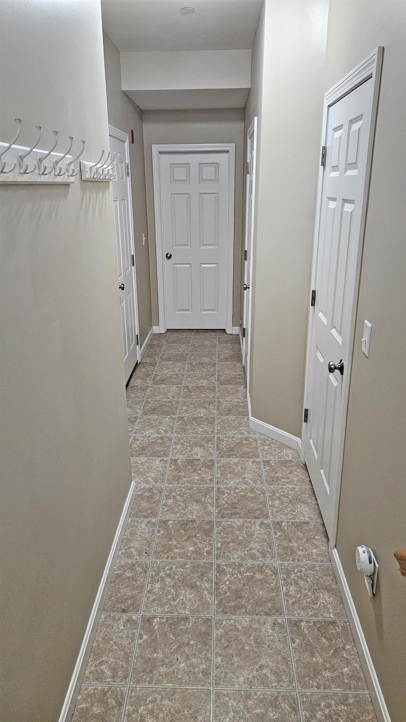 81 North High Street, Unit 17 Derry, NH 03038 - Photo 11 of 23