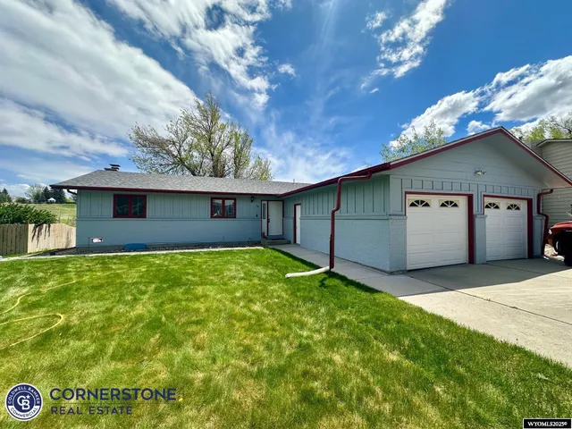 $415,000 | 1049 Cardiff, Casper, WY 82609