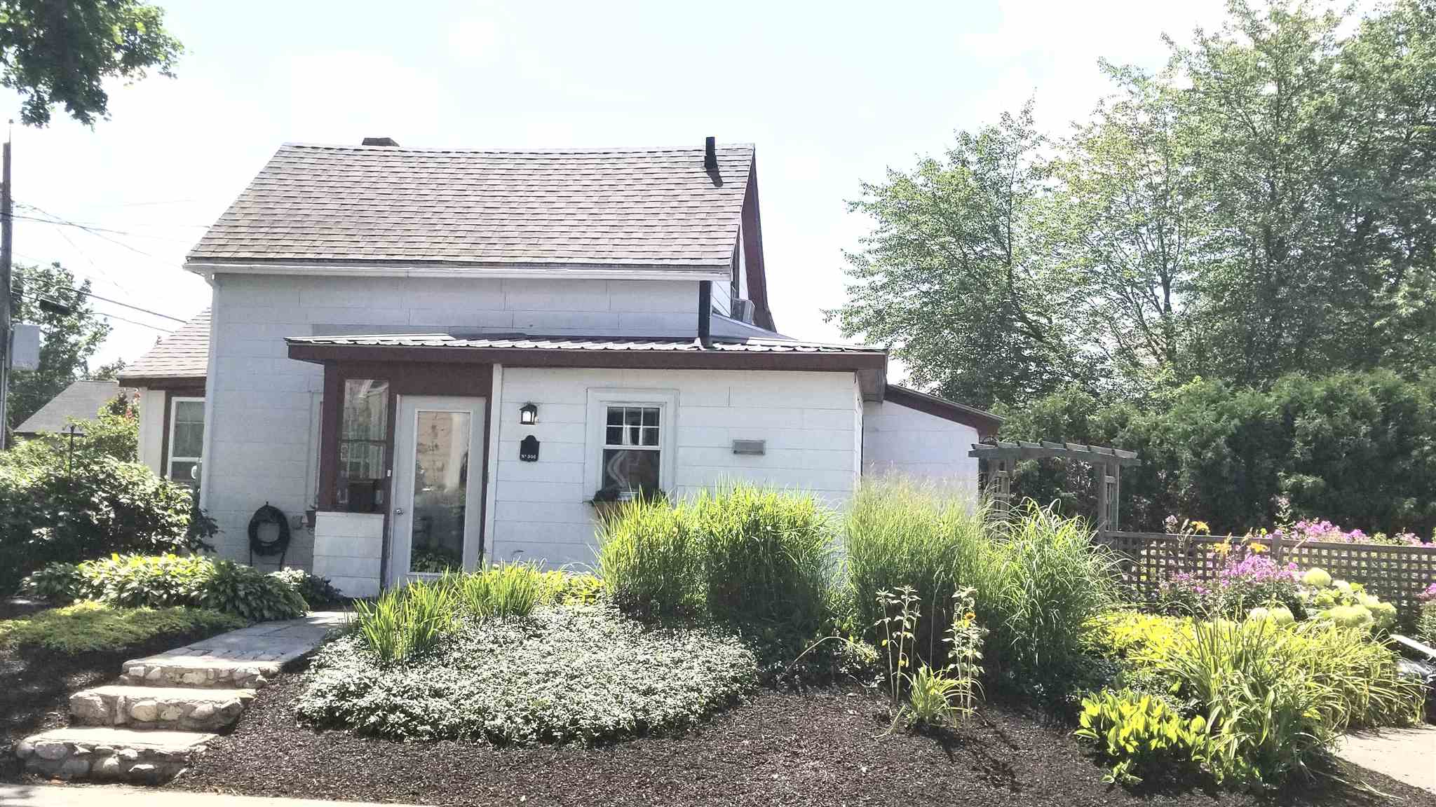 906 Cilley Road Manchester, NH 03103 - Photo 1 of 15