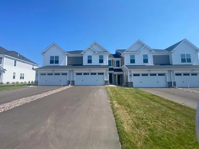 $2,895 | 9448 4th Street North, Lake Elmo, MN 55042