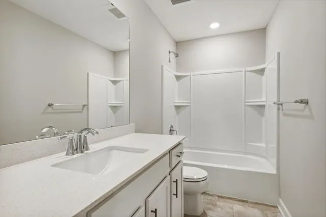 $2,895 | 9448 4th Street North, Lake Elmo, MN 55042