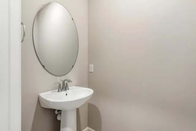 $2,895 | 9448 4th Street North, Lake Elmo, MN 55042