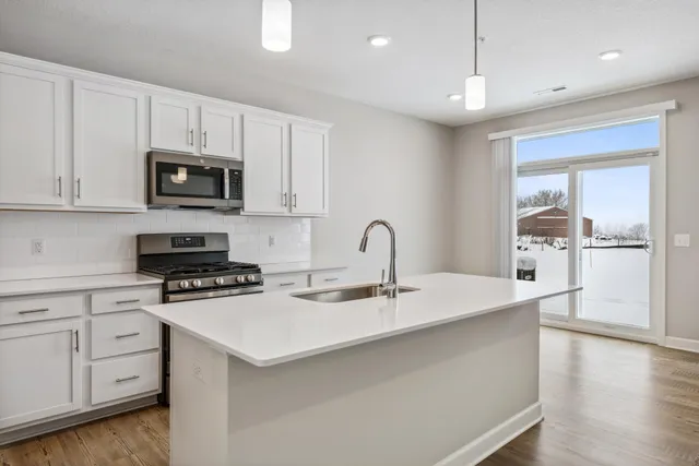 $2,895 | 9448 4th Street North, Lake Elmo, MN 55042