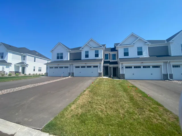 $2,895 | 9448 4th Street North, Lake Elmo, MN 55042