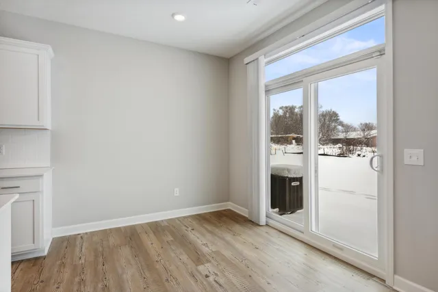 $2,895 | 9448 4th Street North, Lake Elmo, MN 55042