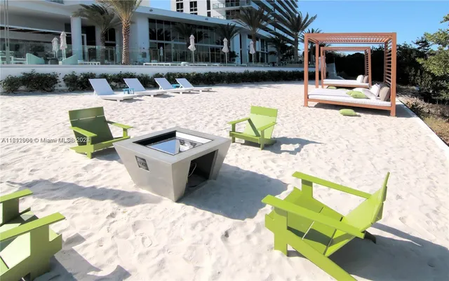 $690,000 | 16385 Biscayne Boulevard, Unit 1418, North Miami Beach, FL 33160