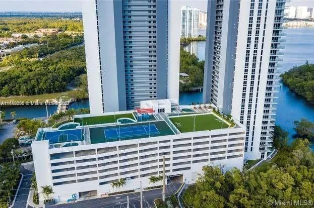 $690,000 | 16385 Biscayne Boulevard, Unit 1418, North Miami Beach, FL 33160