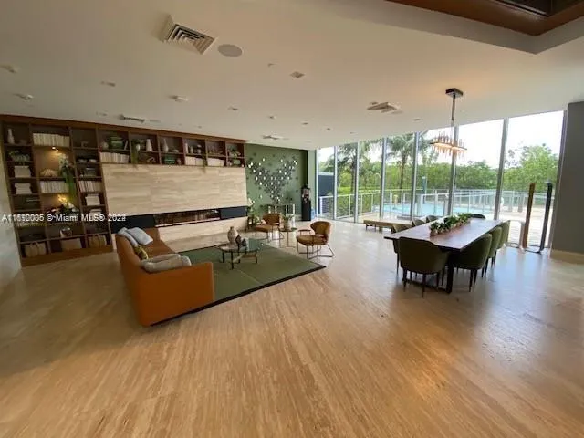$690,000 | 16385 Biscayne Boulevard, Unit 1418, North Miami Beach, FL 33160