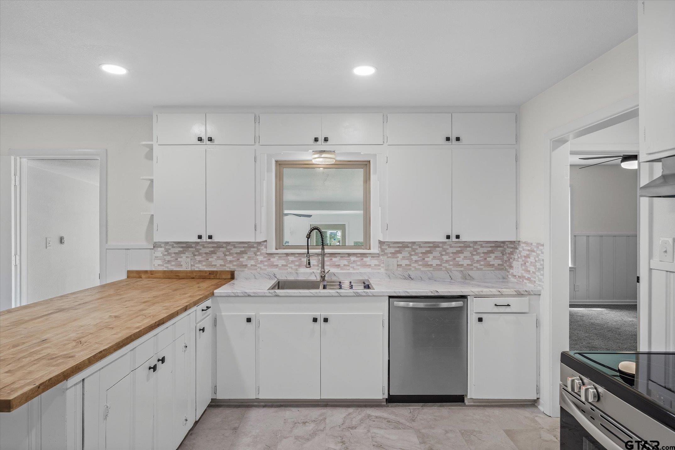 252 East Main Street Van, TX 75790 - Photo 2 of 14