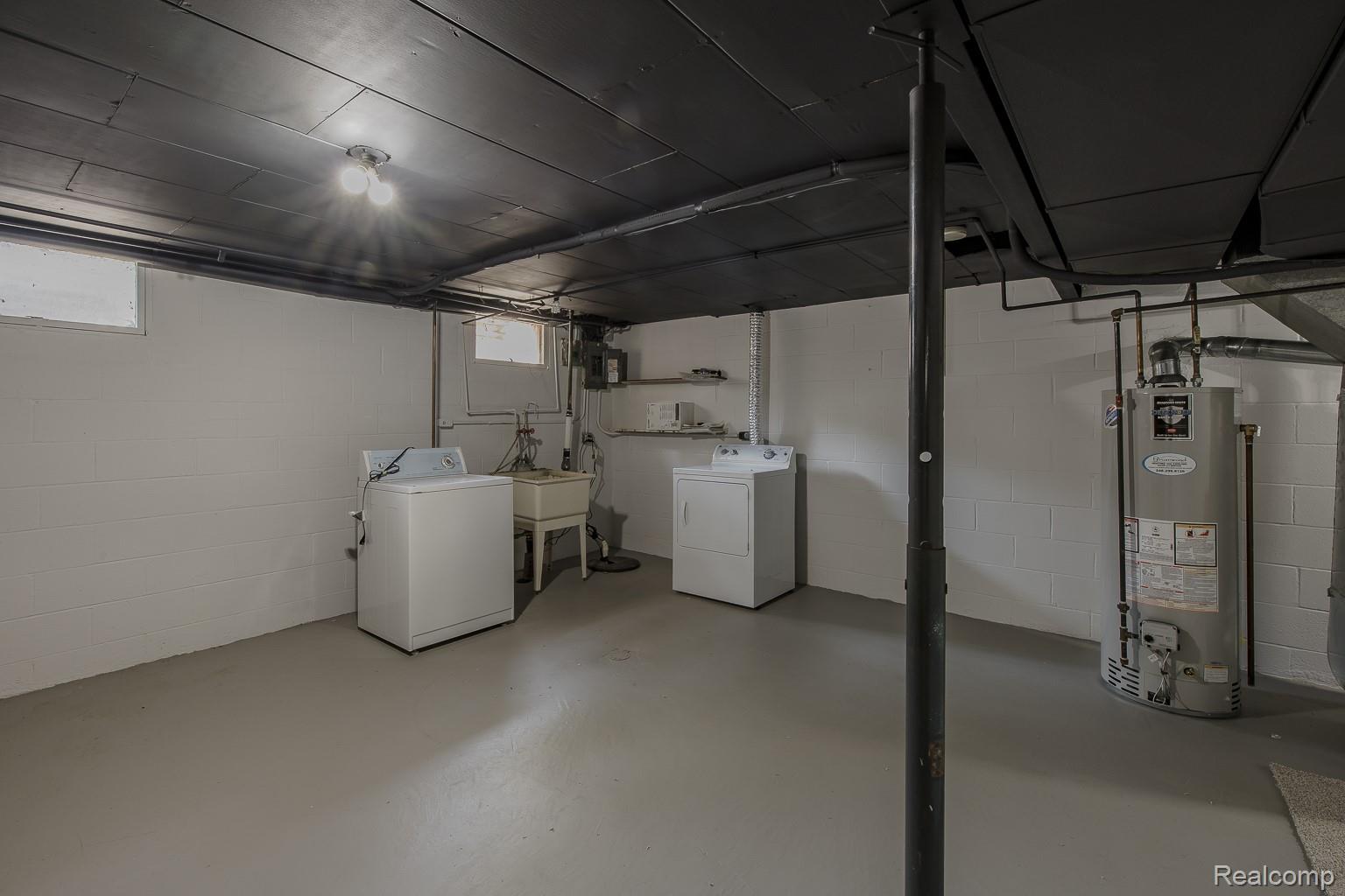 3161 Woodcrest Road Rochester, MI 48309 - Photo 48 of 65 3161 Woodcrest Rd-45.jpg