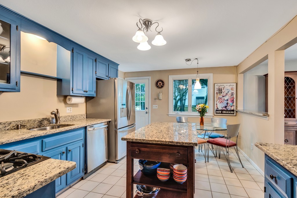 10 Whiting Road Framingham, MA 01701 - Photo 3 of 15