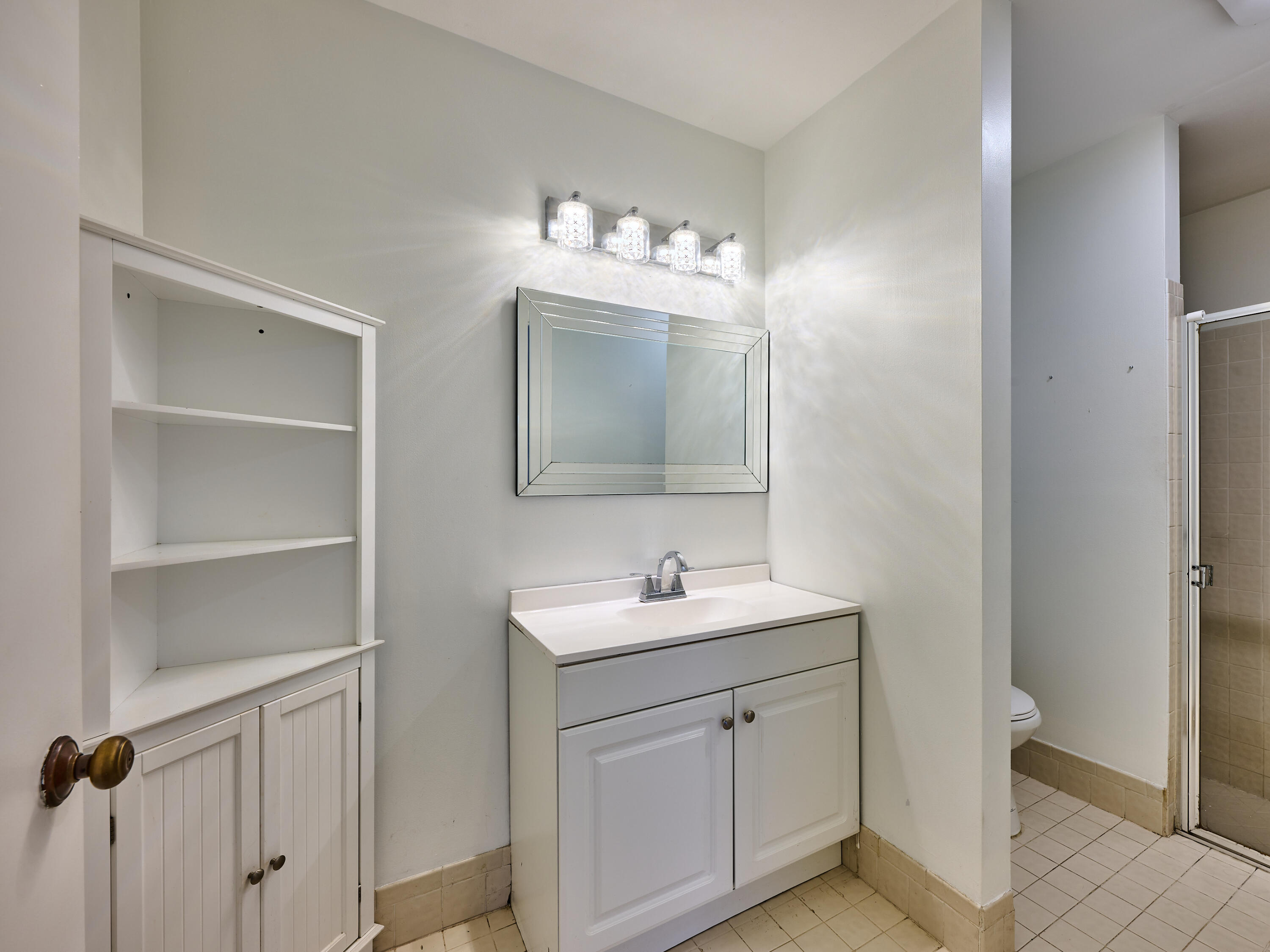 151 Meadows Drive Boynton Beach, FL 33436 - Photo 12 of 25 Primary Bathroom