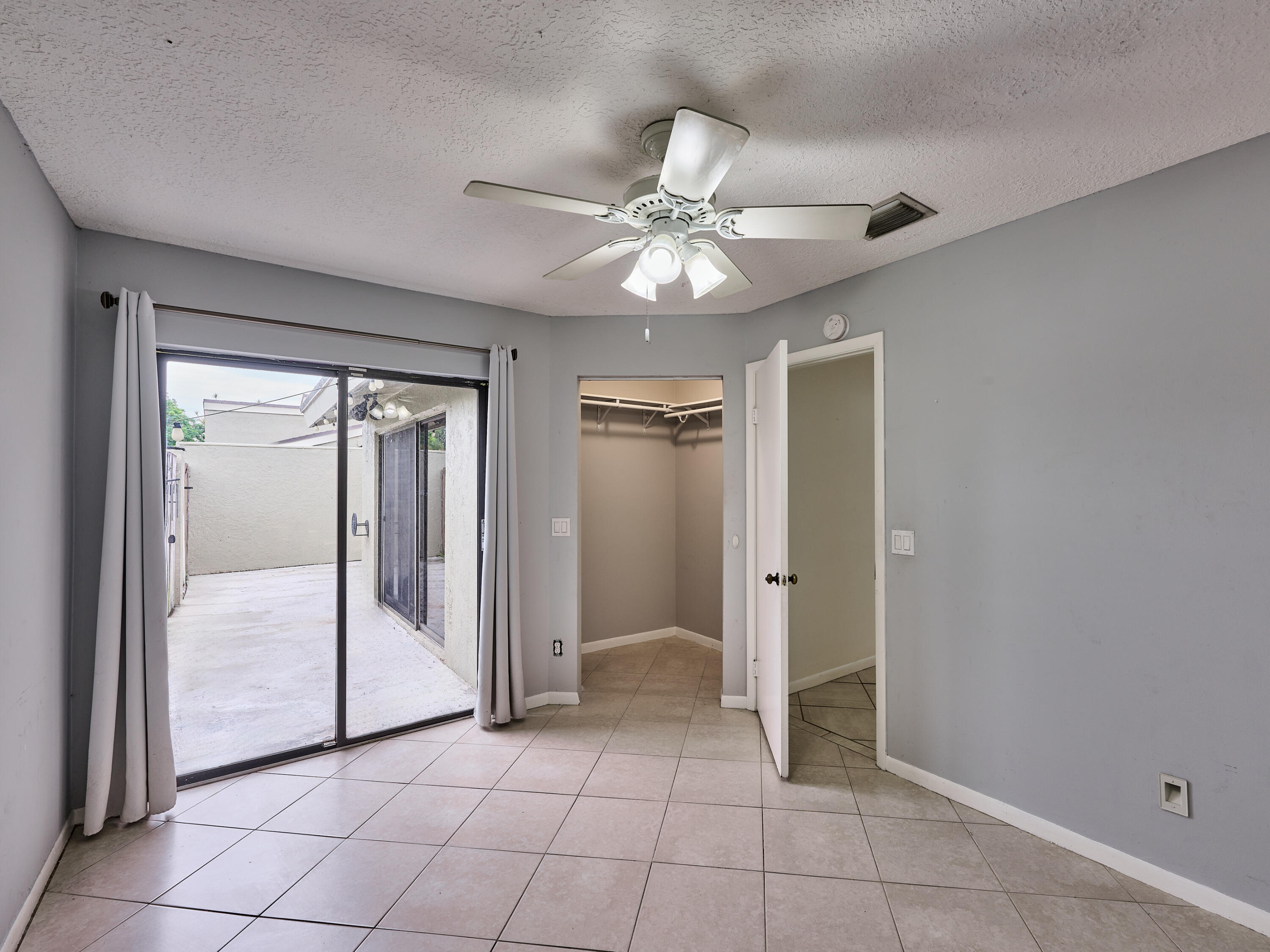 151 Meadows Drive Boynton Beach, FL 33436 - Photo 19 of 25 2nd bedroom