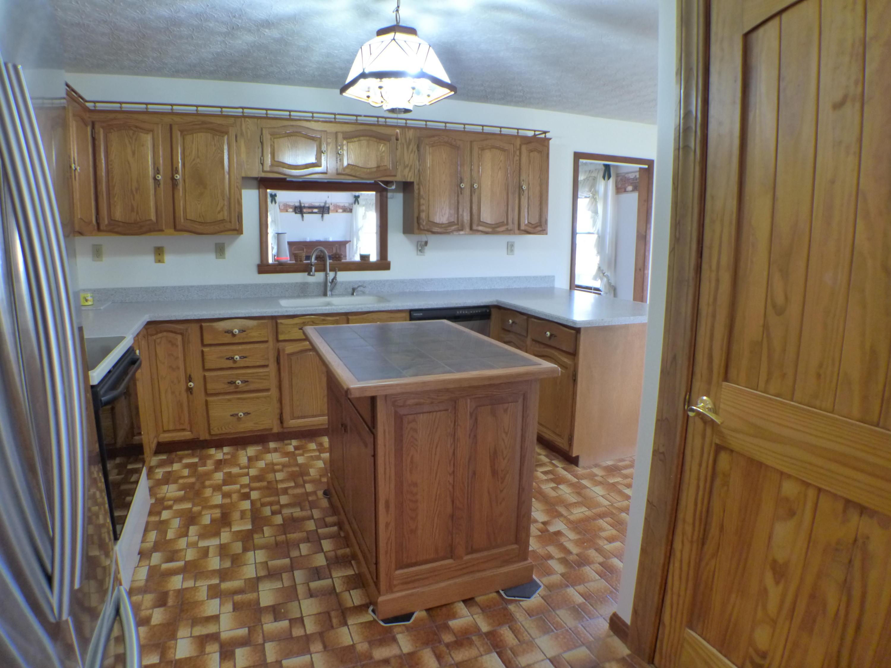 28790 Lake Logan Road Logan, OH 43138 - Photo 12 of 44