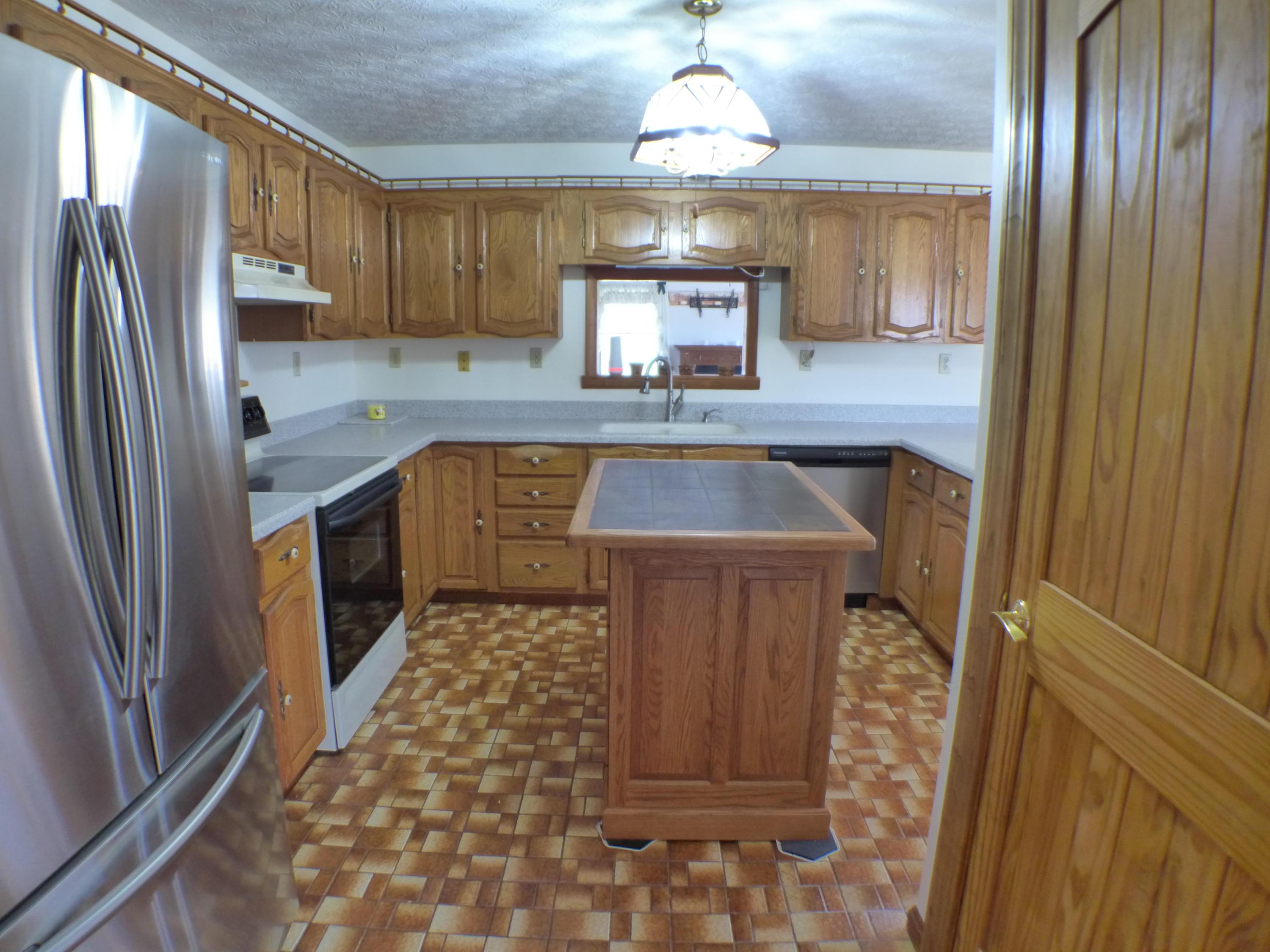 28790 Lake Logan Road Logan, OH 43138 - Photo 15 of 44