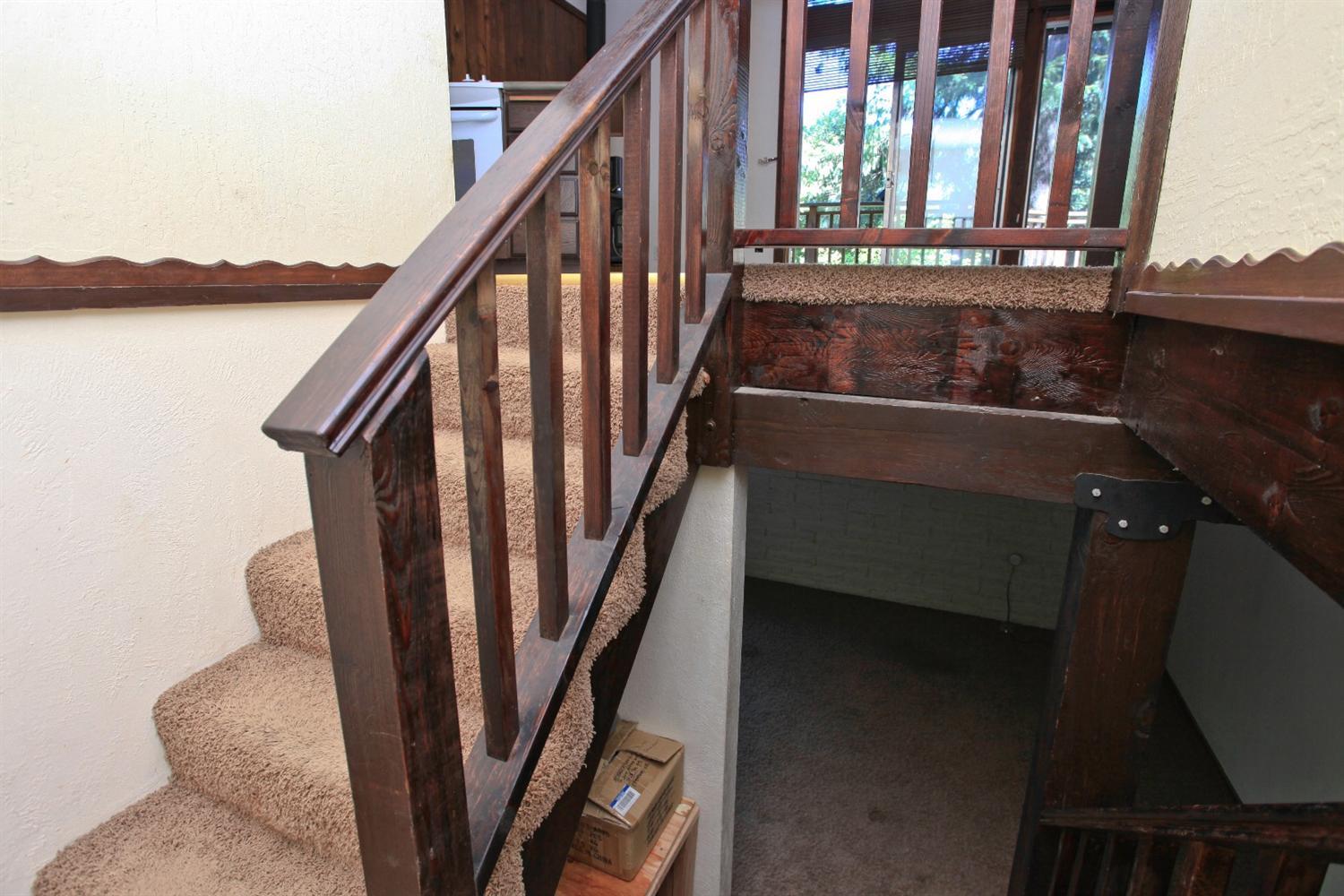 12093 Galice Road Merlin, OR 97532 - Photo 17 of 26 a view of entryway