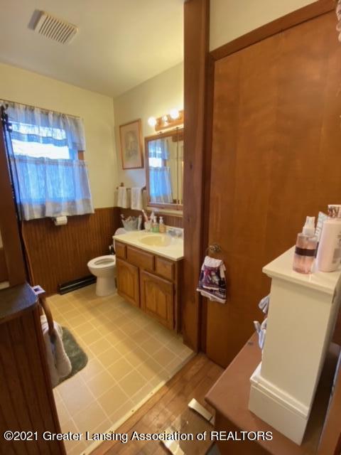 5075 North River Road Owosso, MI 48867 - Photo 11 of 27 Bathroom
