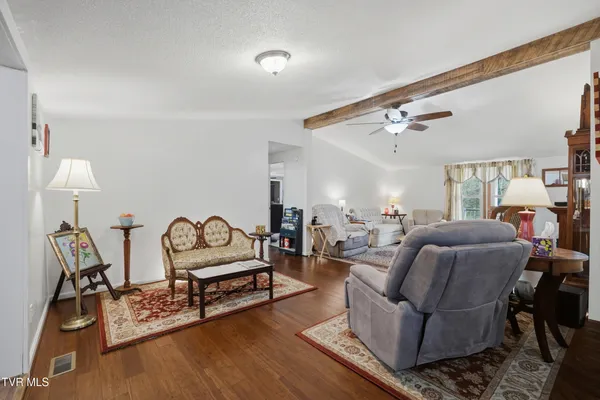 $369,999 | 7209 Hunsucker Road, Norton, VA 24273