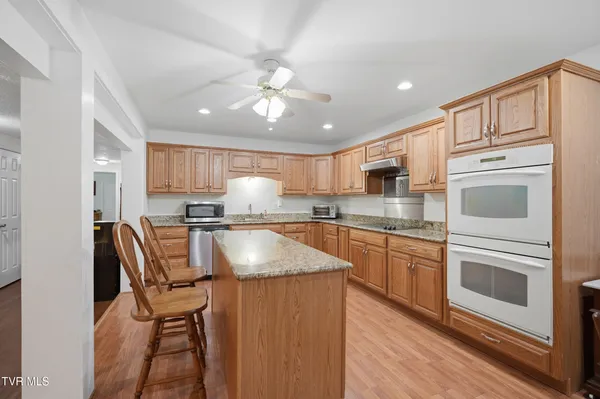 $369,999 | 7209 Hunsucker Road, Norton, VA 24273
