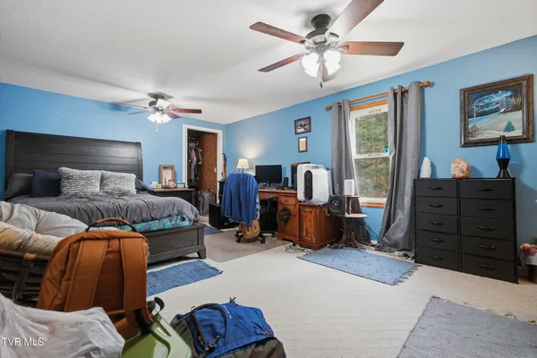 $369,999 | 7209 Hunsucker Road, Norton, VA 24273