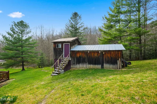 $369,999 | 7209 Hunsucker Road, Norton, VA 24273