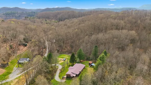 $369,999 | 7209 Hunsucker Road, Norton, VA 24273