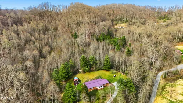 $369,999 | 7209 Hunsucker Road, Norton, VA 24273