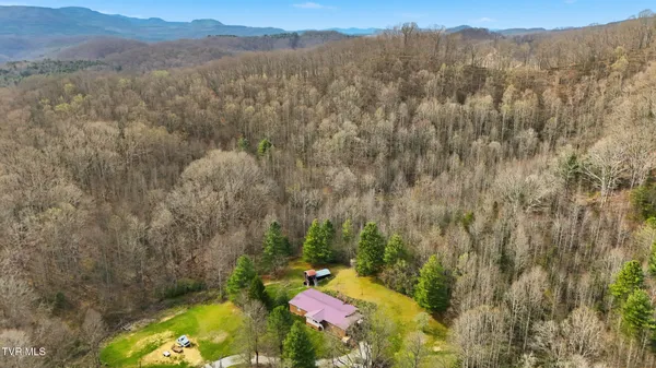 $369,999 | 7209 Hunsucker Road, Norton, VA 24273