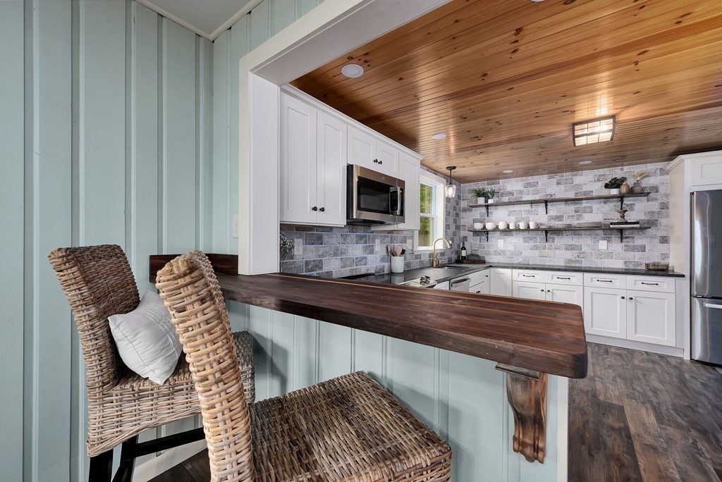 52 Lake Attitash Road Amesbury, MA 01913 - Photo 6 of 33 Gallery Image 6
