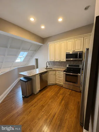 $1,850 | 1713 Green Street, Unit 1, Philadelphia, PA 19130
