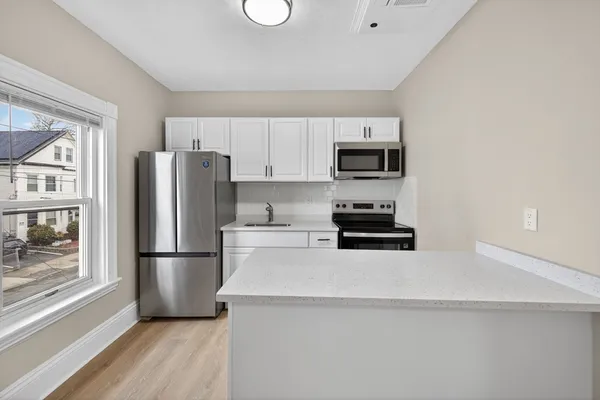 $2,850 | 91 Francis Street, Unit 2, Everett, MA 02149