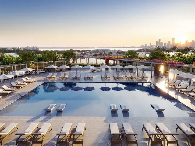 a view of an outdoor space