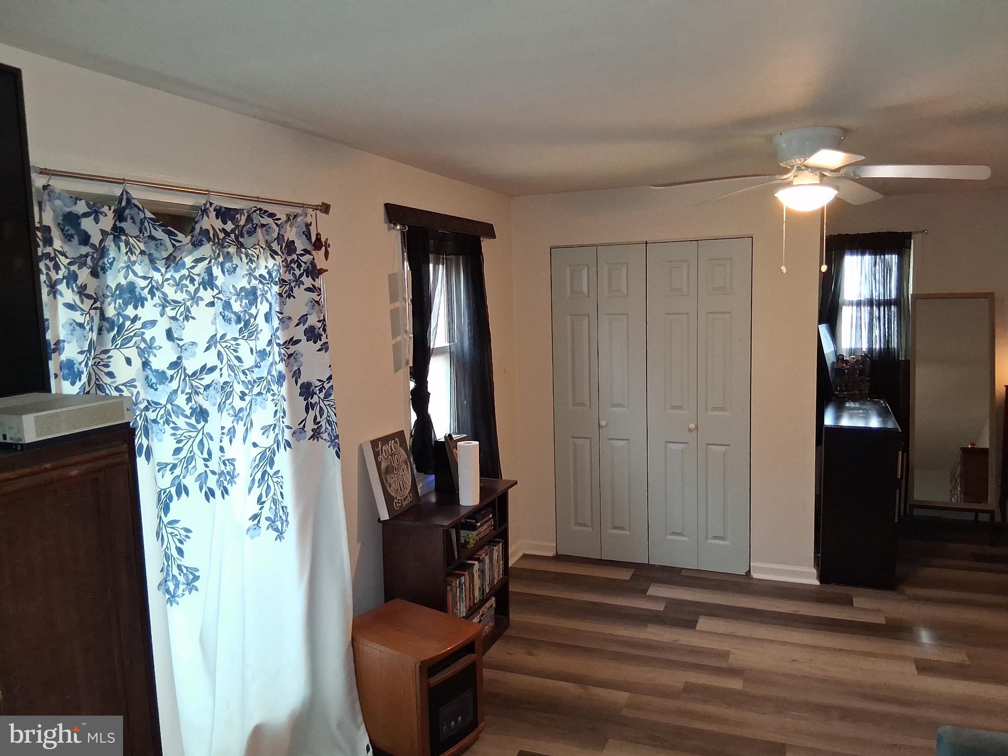 117 Stahl Avenue New Castle, DE 19720 - Photo 16 of 20 a living room with furniture and a window