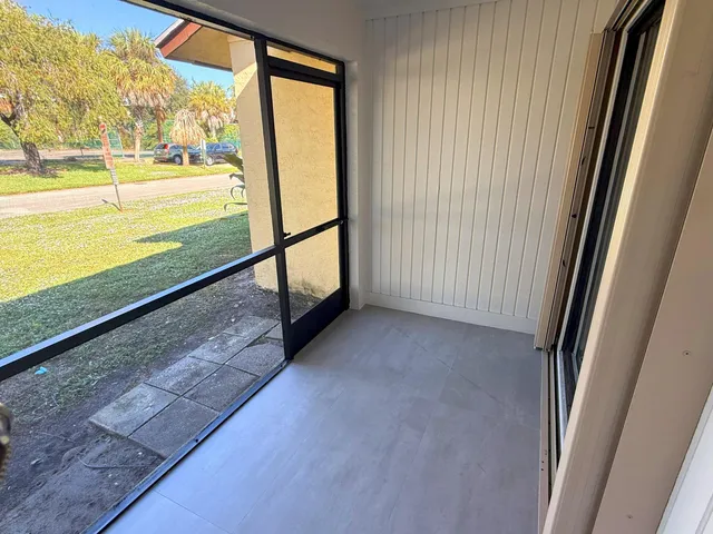 $2,000 | 440 Glenwood Drive, West Palm Beach, FL 33415